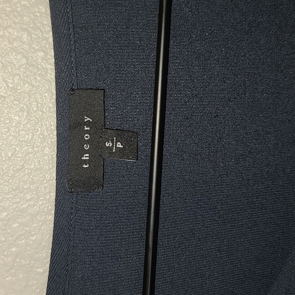 Theory Chevak Tiered Viscose Longsleeve Top - Picture 4 of 8